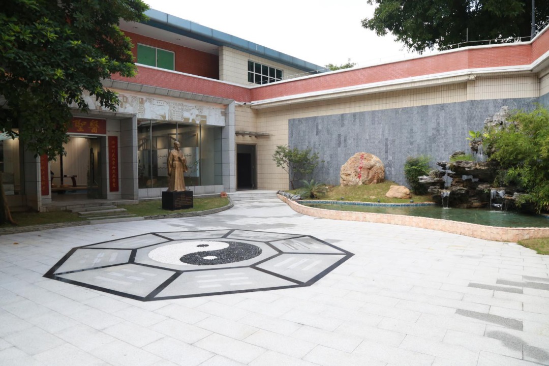 白云山耀彩网医圣堂科普基地获评第十三批广州市科学手艺普及基地